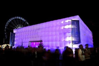 Gigantyczne purpurowe oświetlenie nadmuchiwany namiot z kostki drukowany na wystawę