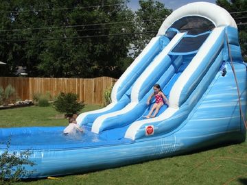 Zagraj w nadmuchiwane zjeżdżalnie wodne dla dzieci / nadmuchiwany basen ze zjeżdżalnią