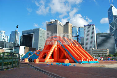 Custom Made Giant Inflatable Drop Kick Zjeżdżalnia wodna dla dorosłych / nastolatków