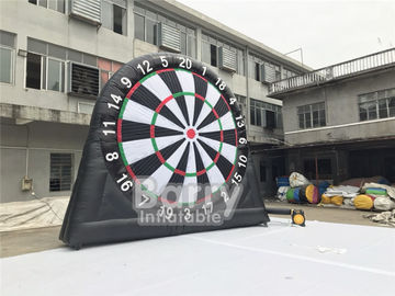Outdoor Inflatable Interactive Games Dostosowane Giant Dart Board Football Darts