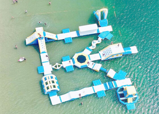 Darmowe spersonalizowane gry pływające w wodzie, gigantyczny nadmuchiwany morski park wodny na lato