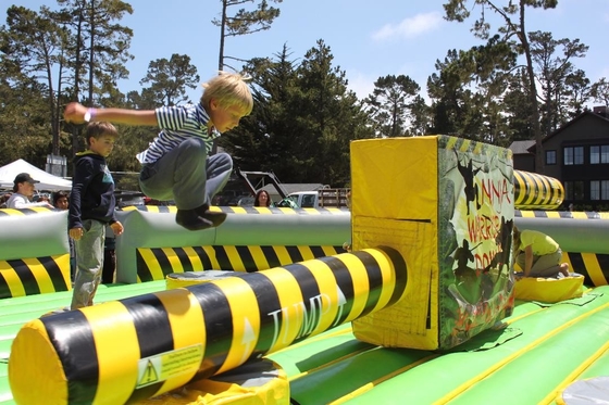 Niestandardowa maszyna do gry z nadmuchiwaną plandeką Wipeout Obstacle Course Meltdown