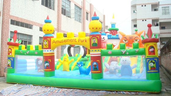 Gry na placu zabaw Plandeka Nadmuchiwany park rozrywki Dla dzieci nadmuchiwany zamek