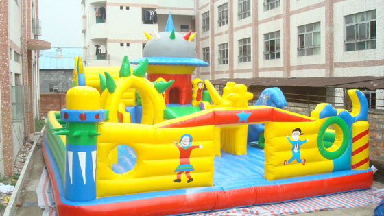 Komercyjny nadmuchiwany bramkarz 0,55 mm PVC Jumping Castle Play Park