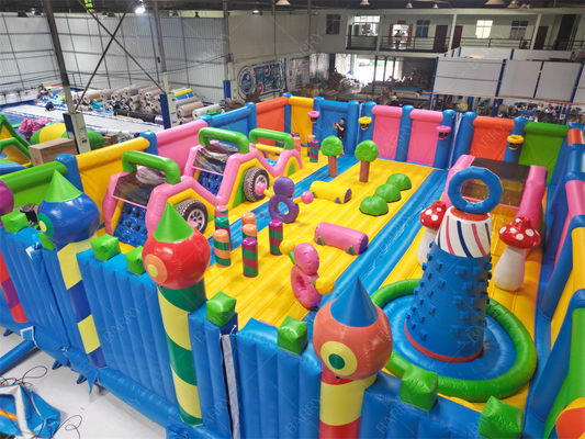 Zindywidualizowany World'S Biggest Kids Indoor Bounce House Parku rozrywkowym Nawierzchnia na powietrze