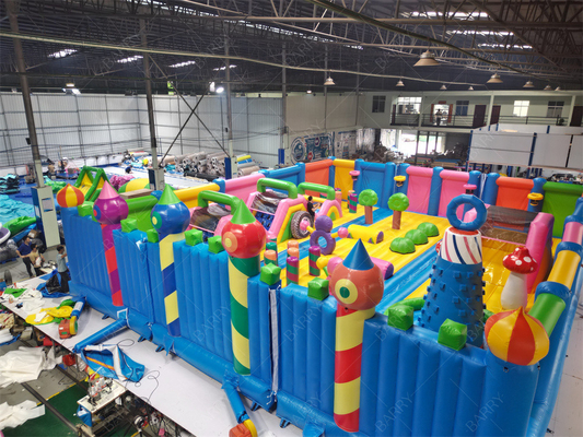 Zindywidualizowany World'S Biggest Kids Indoor Bounce House Parku rozrywkowym Nawierzchnia na powietrze