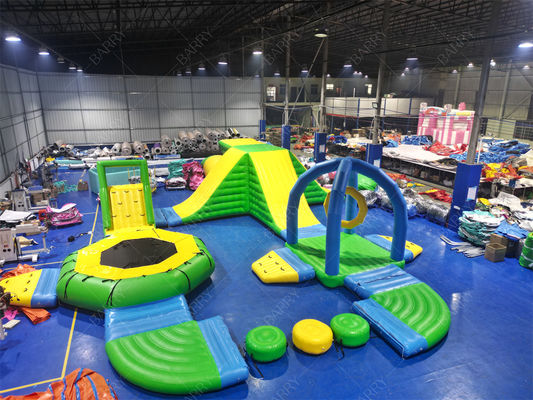 Sprzęt do zabawy w wodzie Gra Niestandardowy Komercyjny Zewnętrzny Nowy Zielony Nadmuchiwany Pływający Park Wodny Na Morze