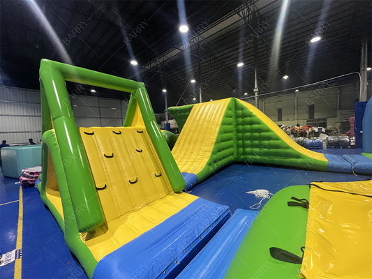 Sprzęt do zabawy w wodzie Gra Niestandardowy Komercyjny Zewnętrzny Nowy Zielony Nadmuchiwany Pływający Park Wodny Na Morze