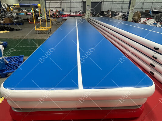 Matka z powietrzem, wypełniająca gimnastykę, matka do ćwiczeń.