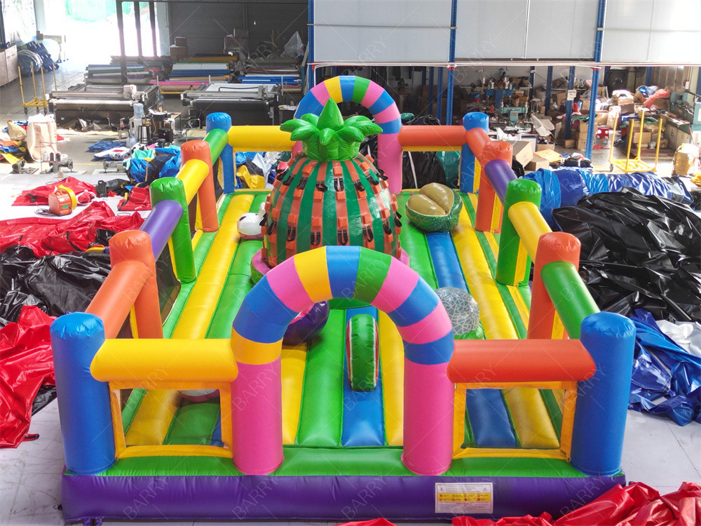 /Wykonane na zamówienie /Szczyt przeszkód /Fruit Inflatable Theme Park With Pineapple Climbing Wall /Na wynajem na imprezę