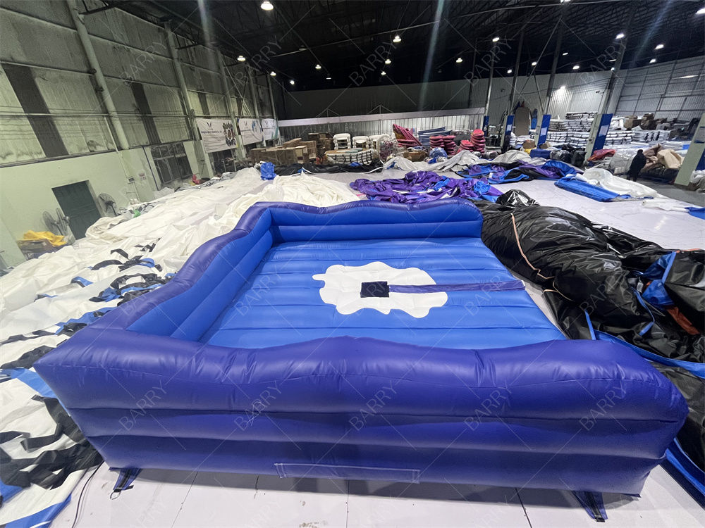 Komercyjny nadmuchowy symulator surfingu dla parków rozrywki i wydarzeń