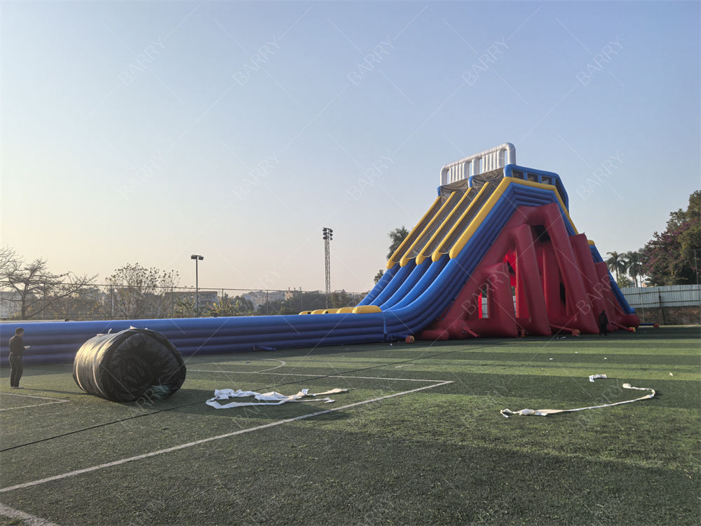 Komercyjna zjeżdżalnia wodna dla dorosłych 65x18x15m, czerwona, niestandardowa, gigantyczna zjeżdżalnia wodna