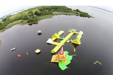 Wspaniały nadmuchiwany park wodny Super Large Bay, Yellow Water Sports For Ocean