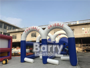 Sporting Przeszkoda Soccer Dribble Inflatable Football Game Dostosowany rozmiar