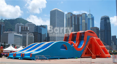 Custom Made Giant Inflatable Drop Kick Zjeżdżalnia wodna dla dorosłych / nastolatków
