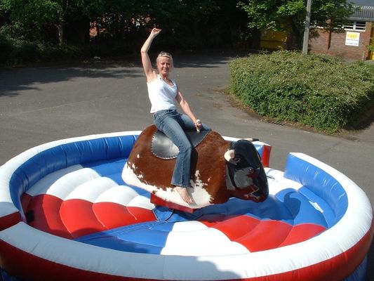 Symulator Rodeo Mechanical Bull Plandeka PCV do sportów na świeżym powietrzu